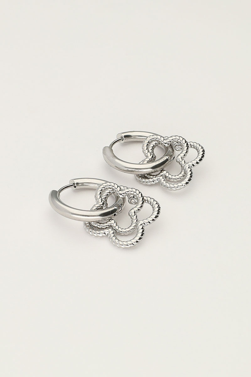 Hoop earrings with double clover