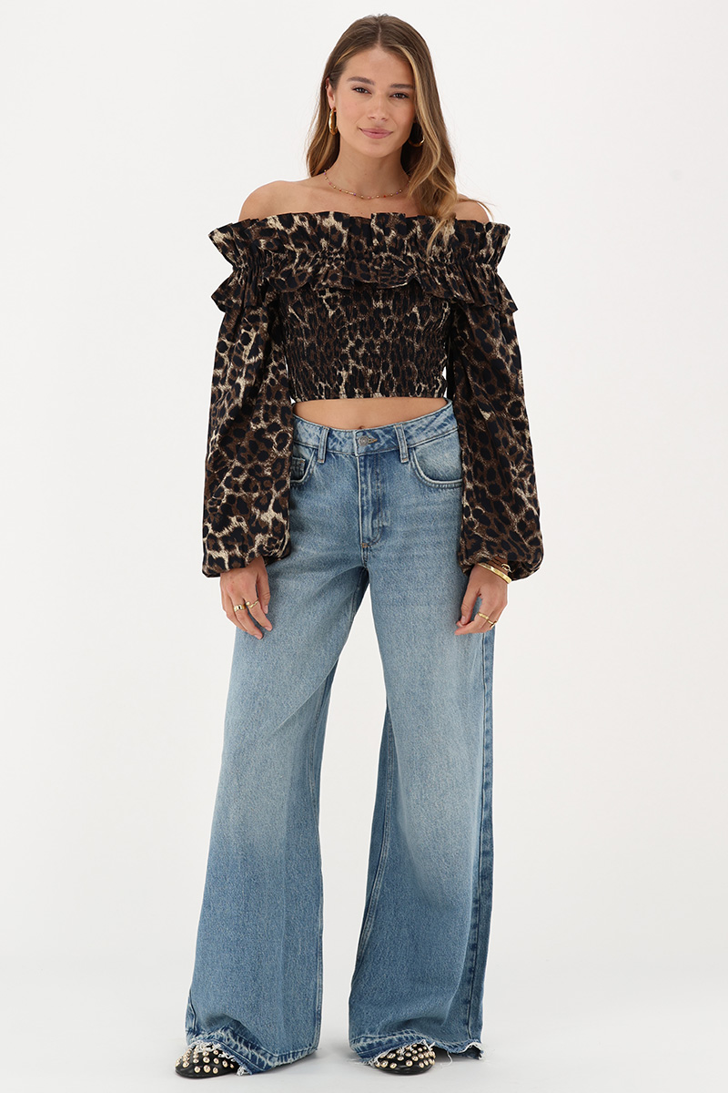 Off-shoulder top with leopard print | My Jewellery