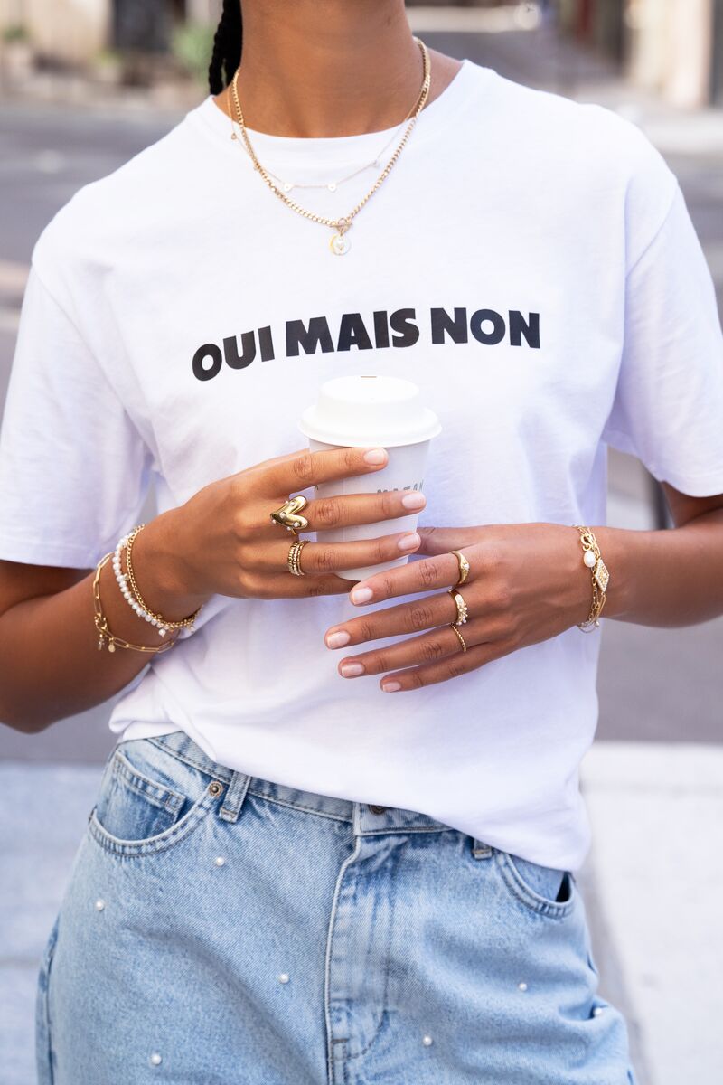 White T-shirt with black ''Oui mais non'' | My Jewellery