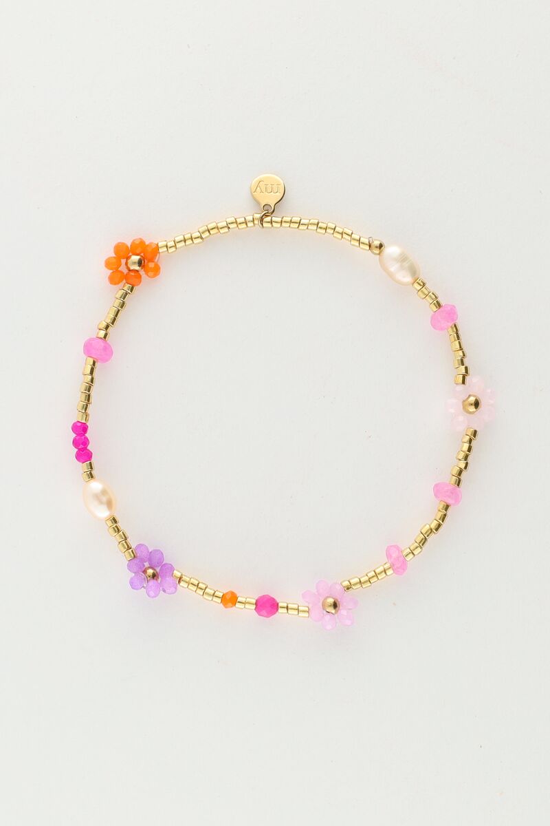 Art beaded bracelet with flowers