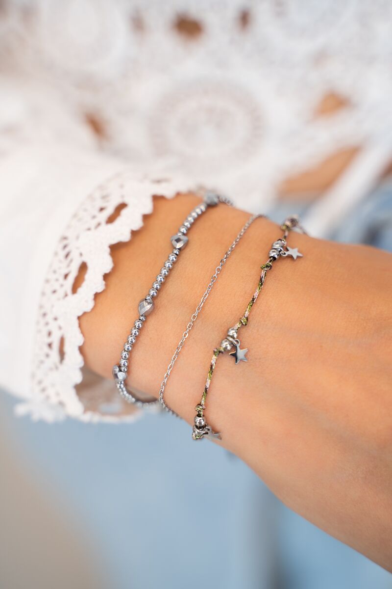 Minimalist bracelet with cord and stars