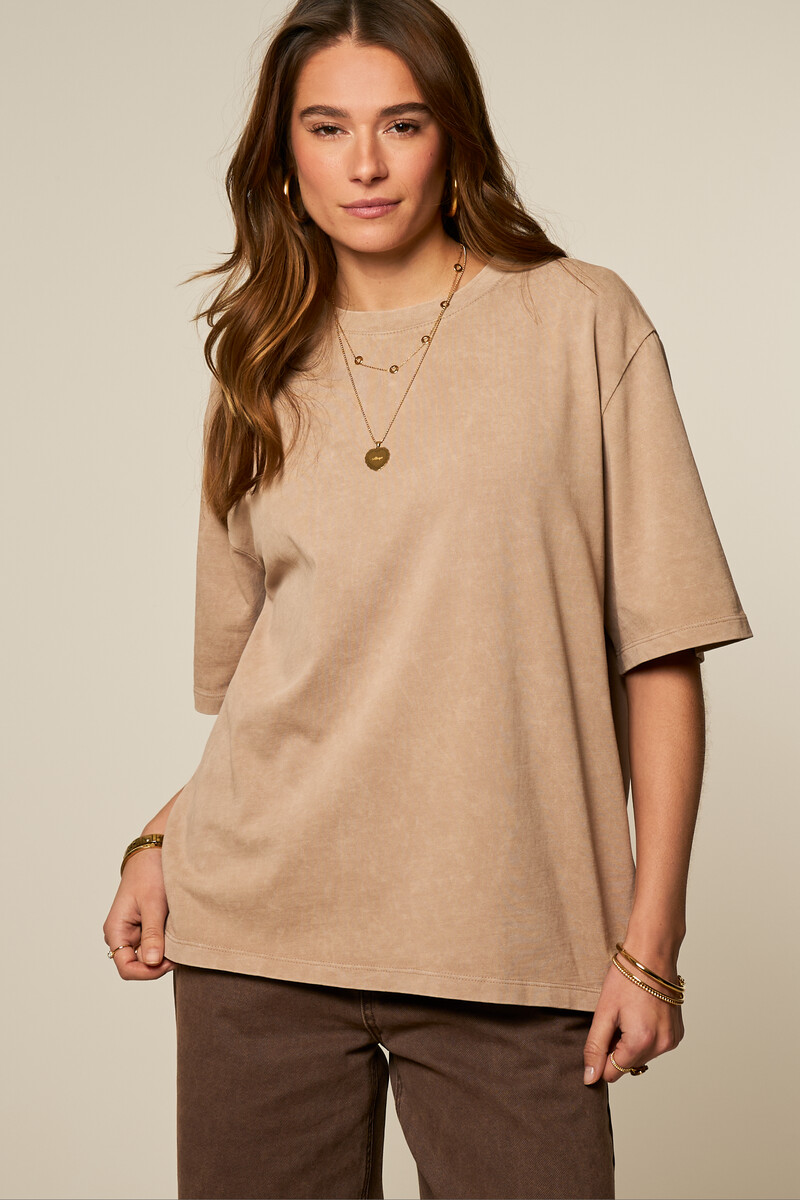 Beige basic T-shirt with acid wash | My Jewellery