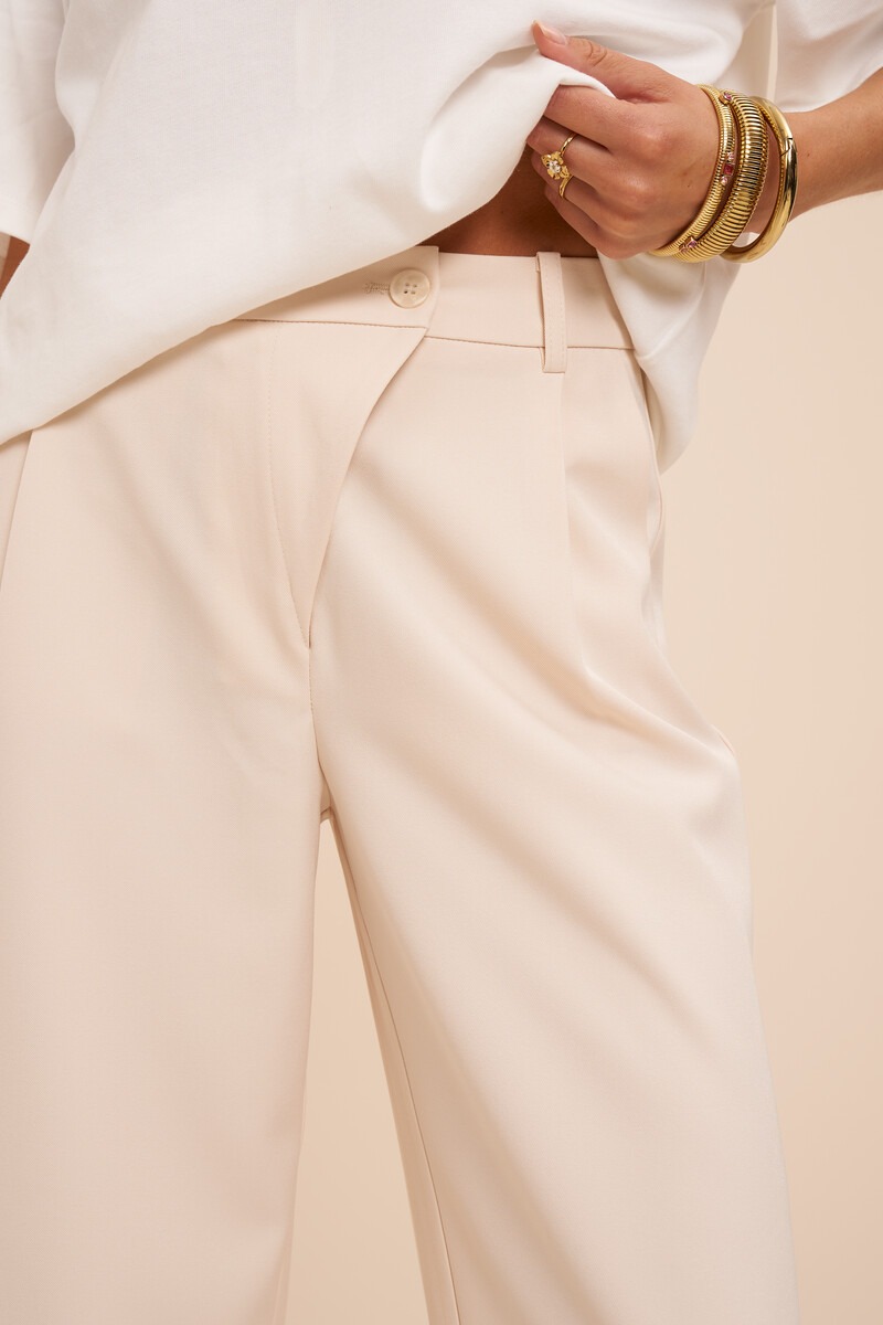 Beige basic pants with wide legs | My Jewellery