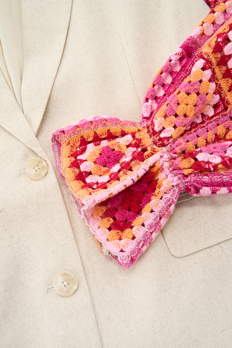 Beige blazer with pink crochet sleeves | My Jewellery
