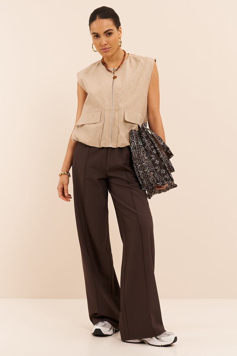 Beige gilet with pockets and zip closure | My Jewellery