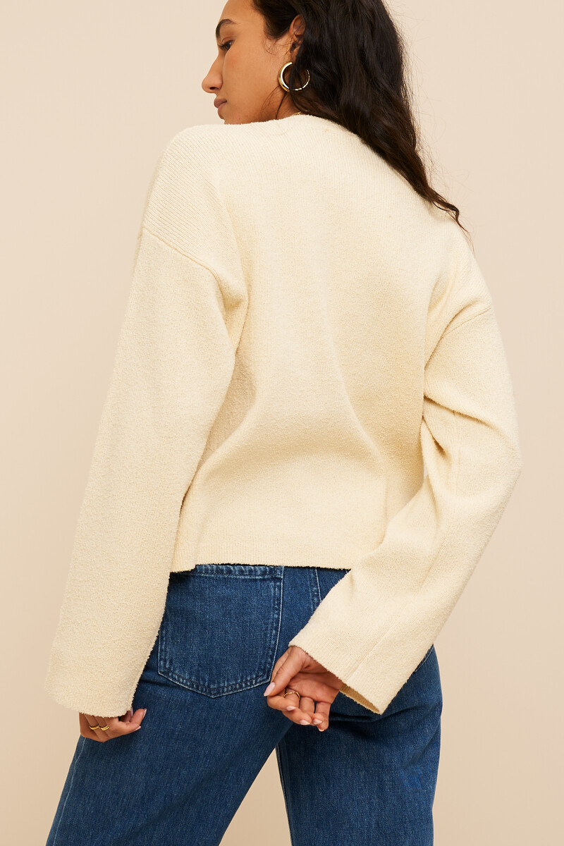 Beige knit cardigan with gold buttons | My Jewellery