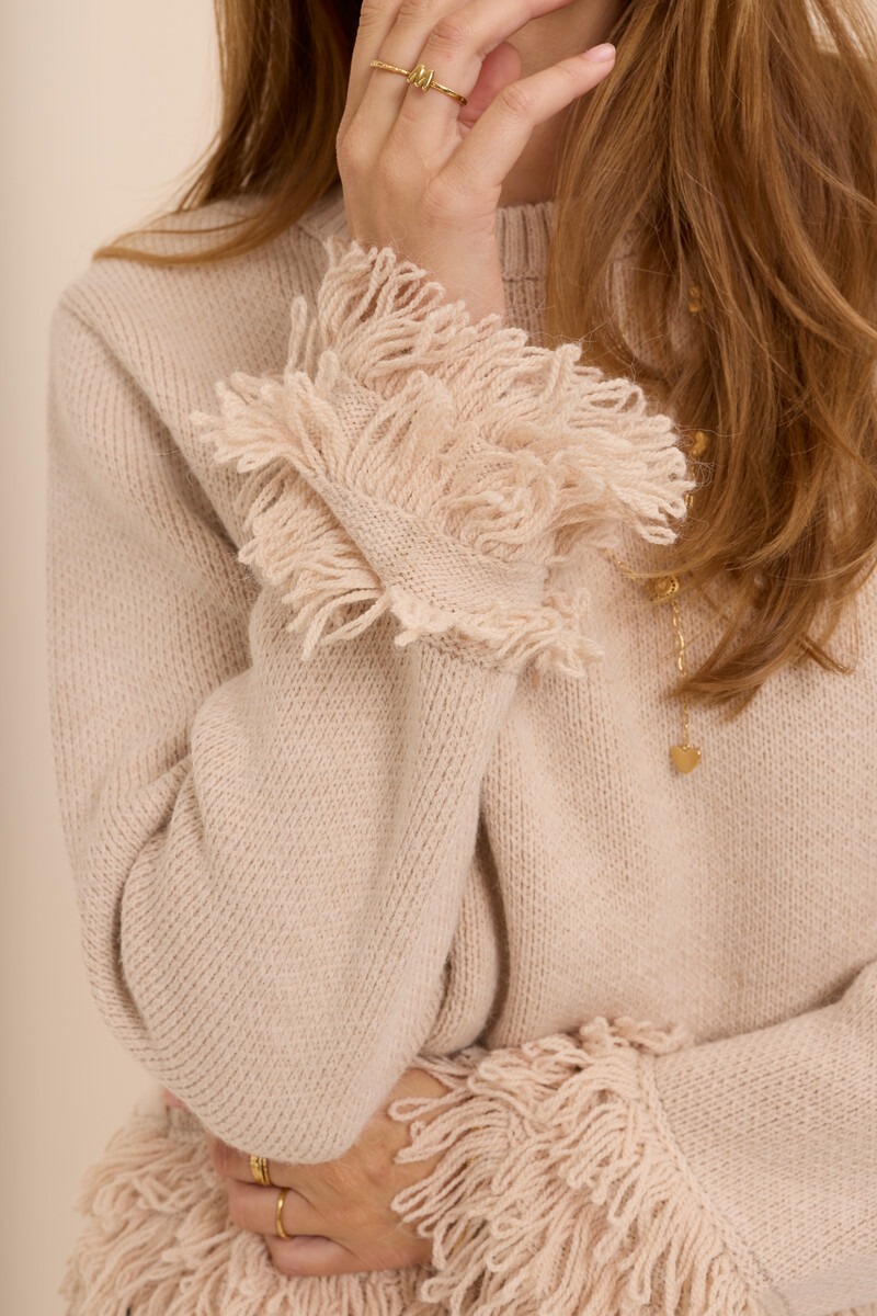 Beige knitted sweater with fringes | My Jewellery