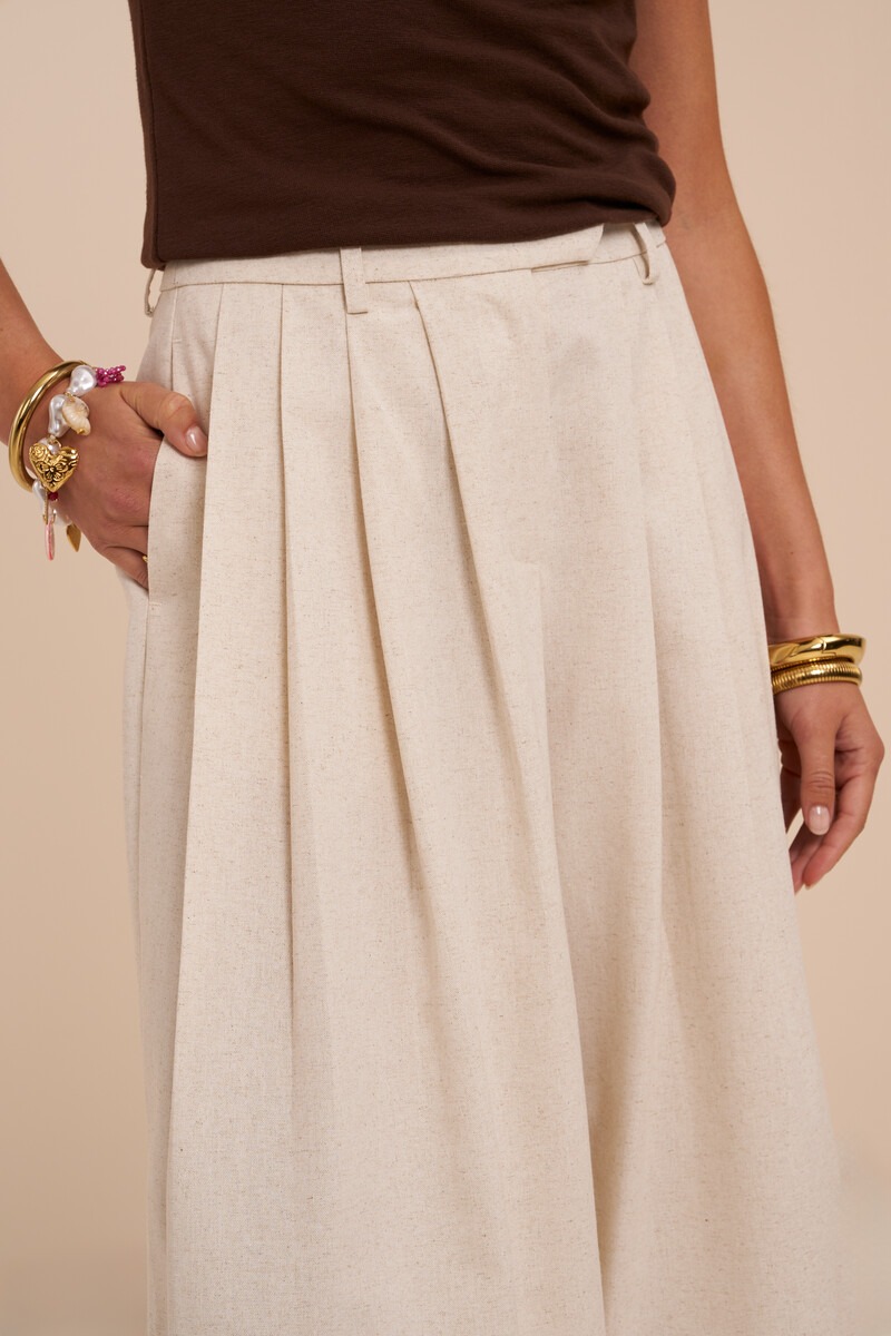 Beige linen look trousers with pleats | My Jewellery