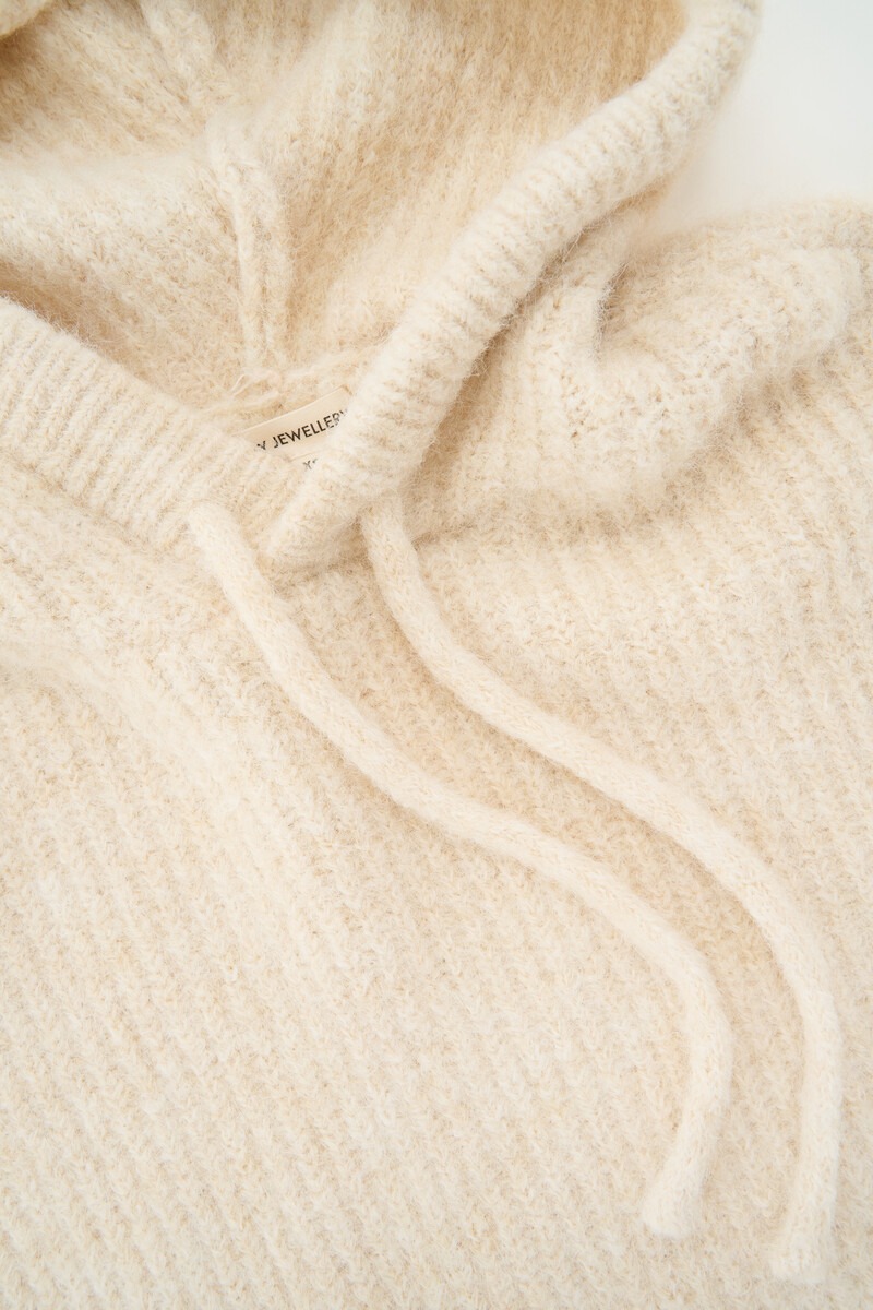 Beige oversized knitted sweater with hood | My Jewellery