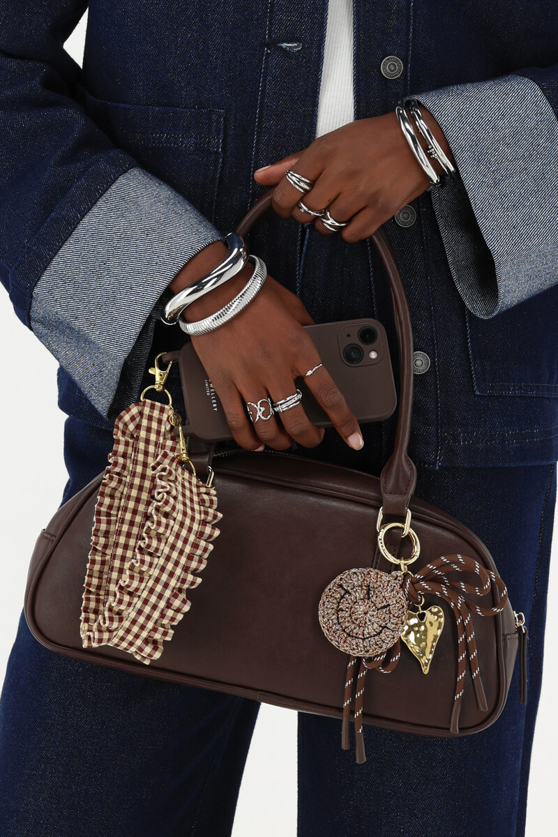 Beige phone cord with ruffle and diamond | My Jewellery