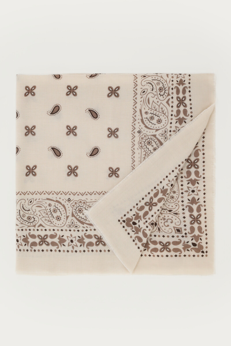 Beige scarf with paisley print | My Jewellery