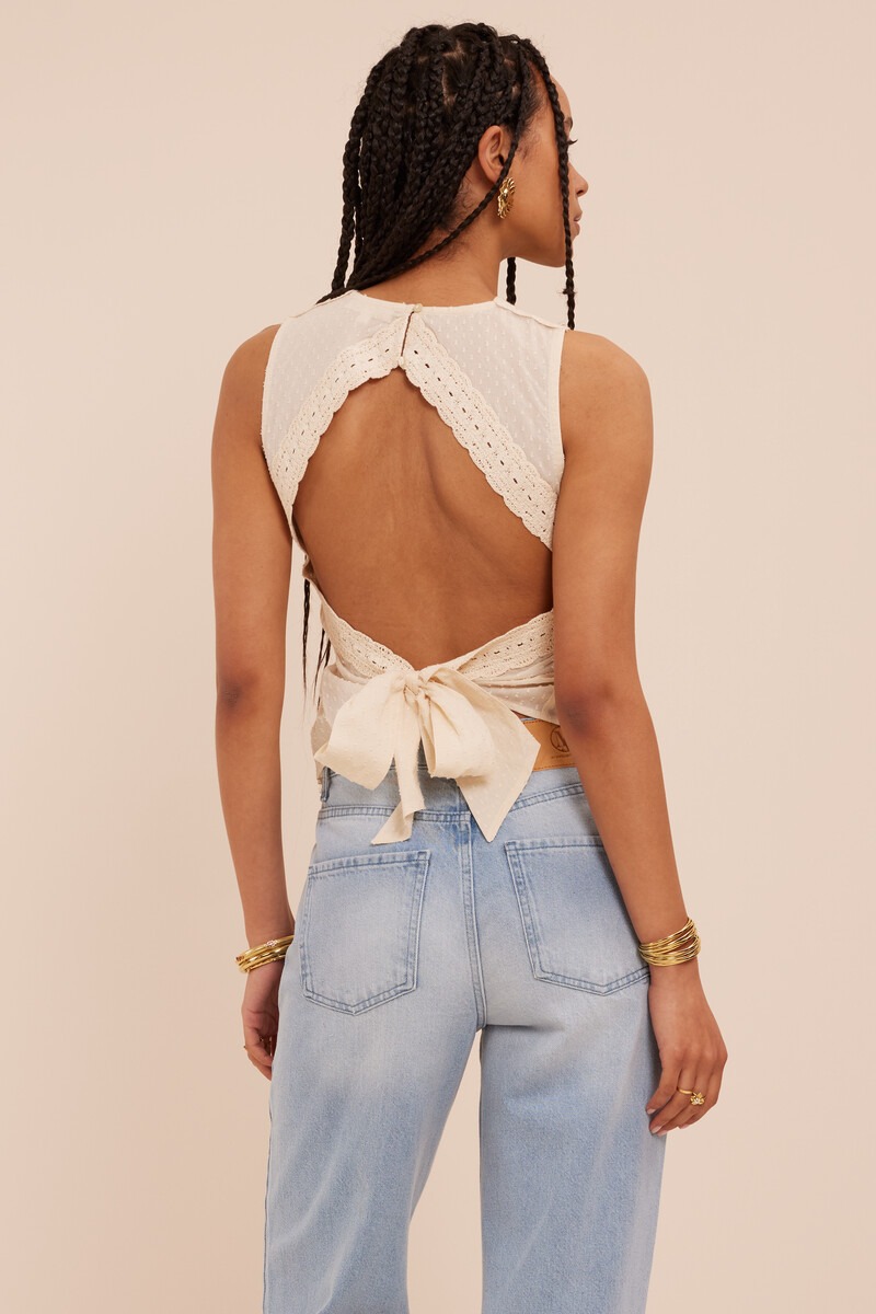 Beige sleeveless top with crochet and open back | My Jewellery