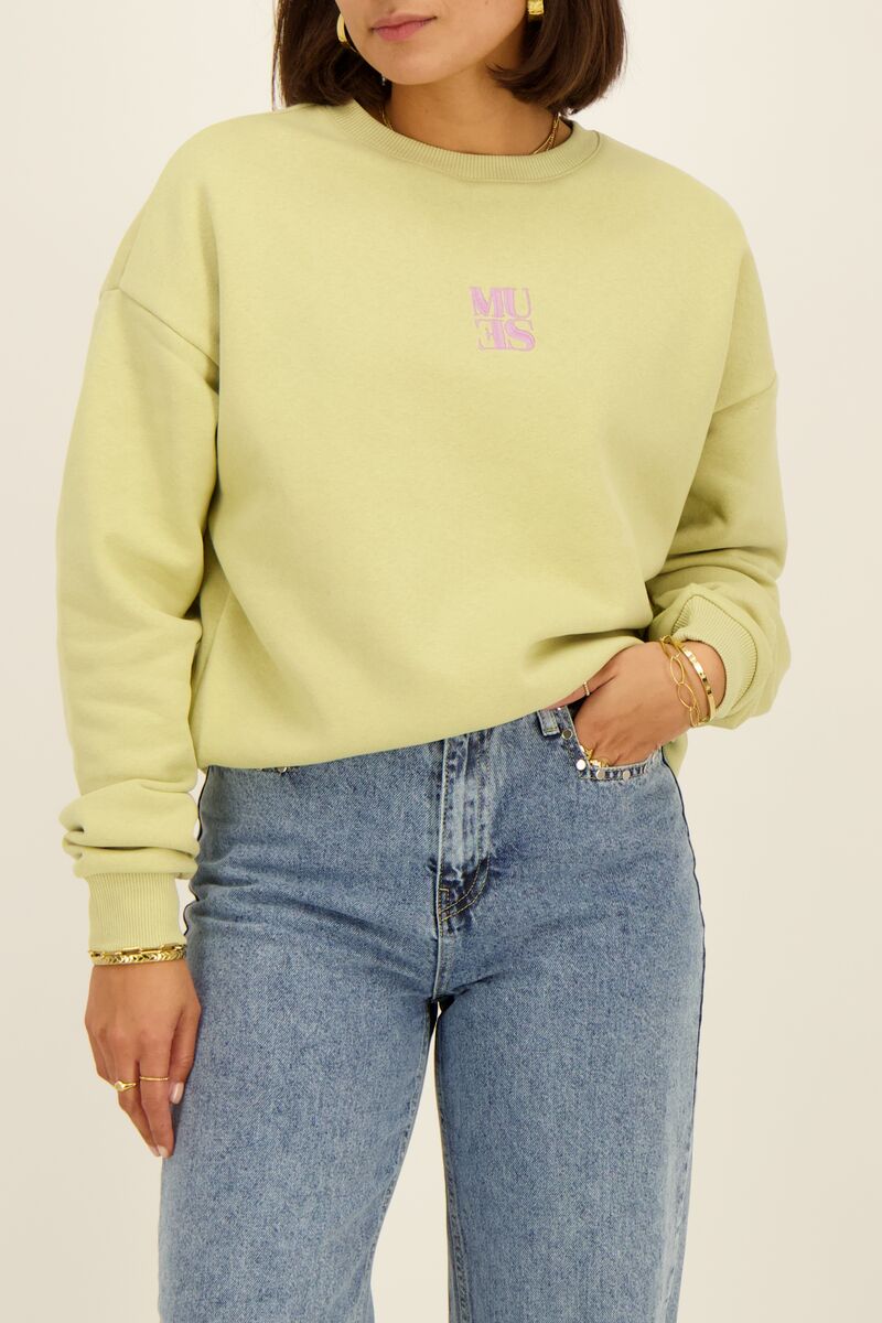 Olivgrüner Pullover 