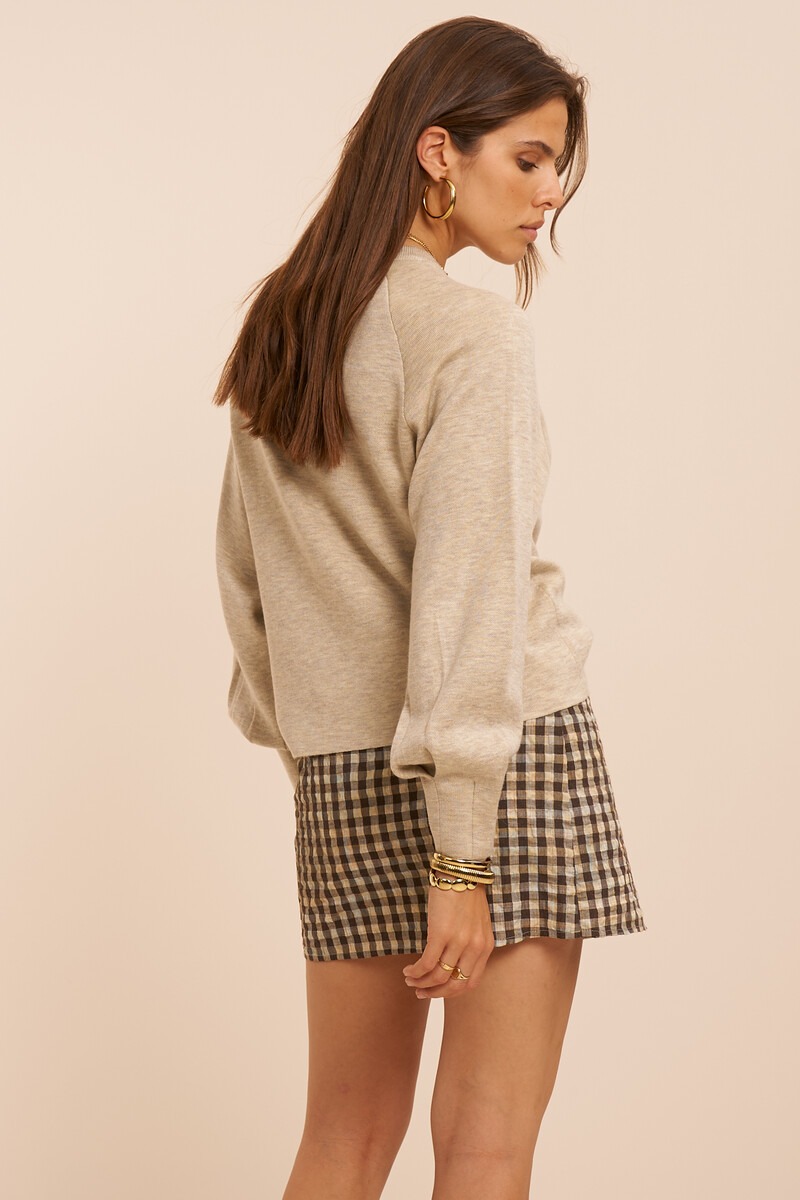 Beige sweater with barrel sleeves | My Jewellery