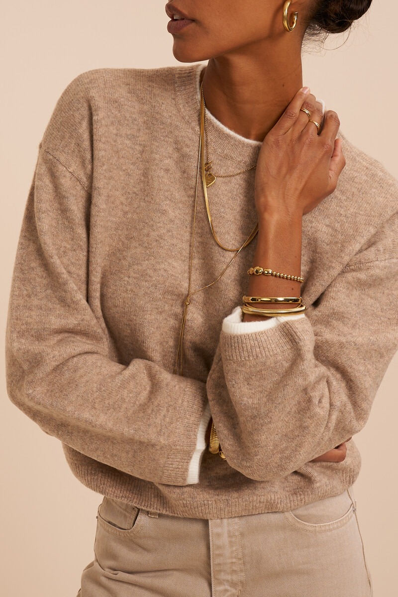Beige sweater with contrasting neckline | My Jewellery