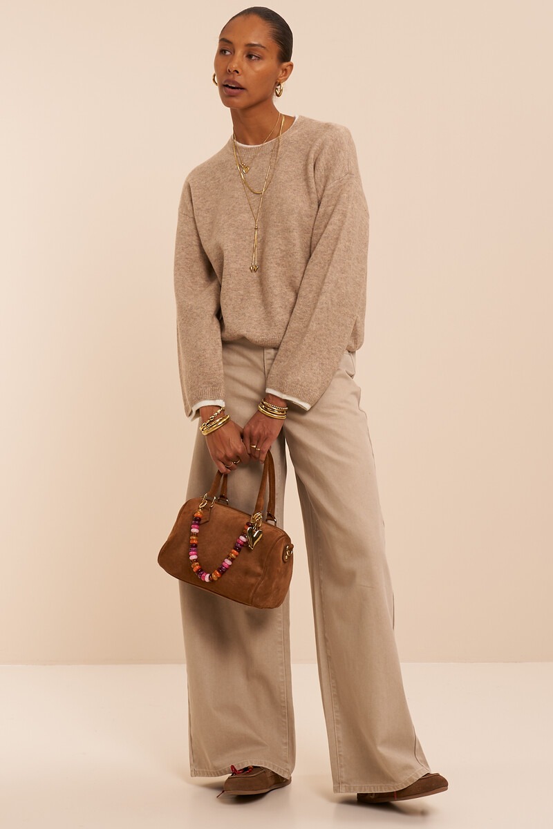 Beige sweater with contrasting neckline | My Jewellery