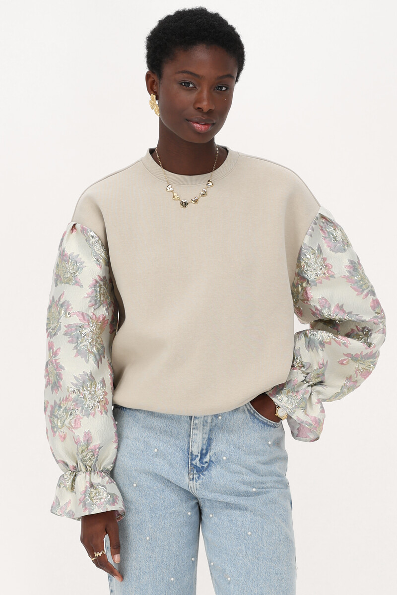 Beige sweater with jacquard sleeves | My Jewellery