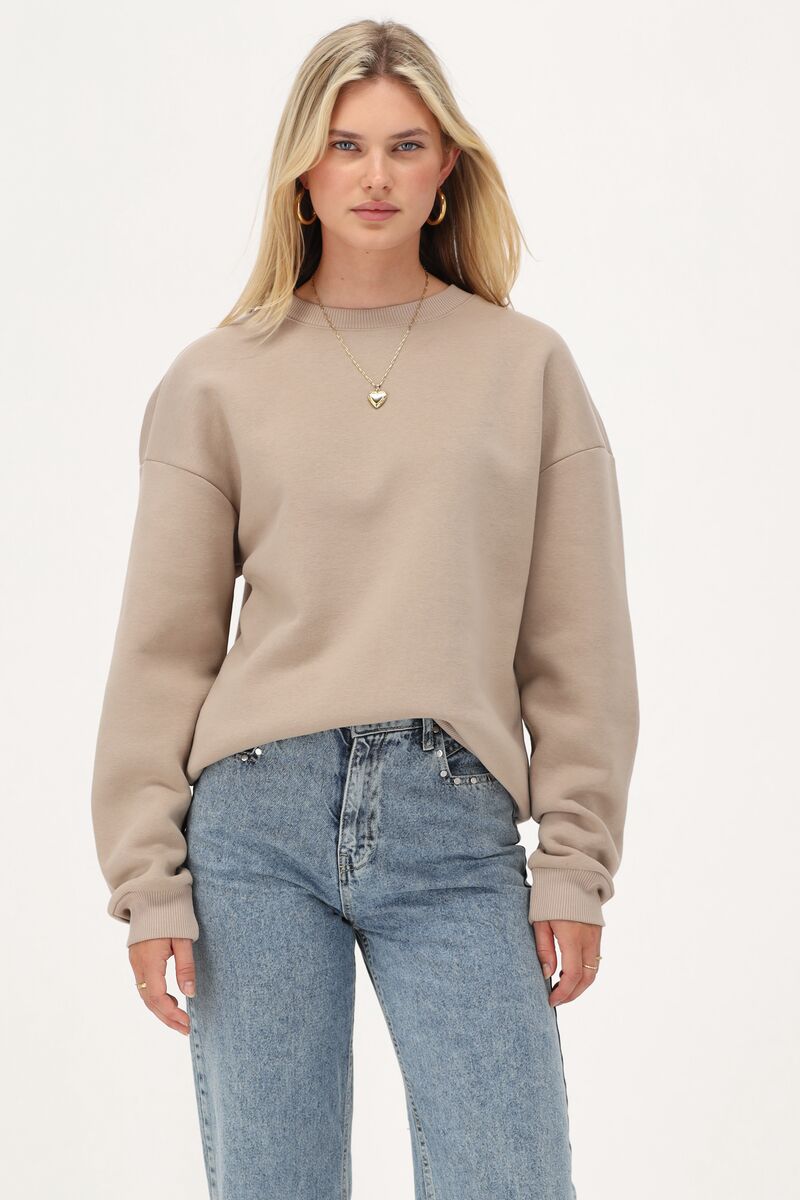 Beige sweater with ruffle and patch | My Jewellery