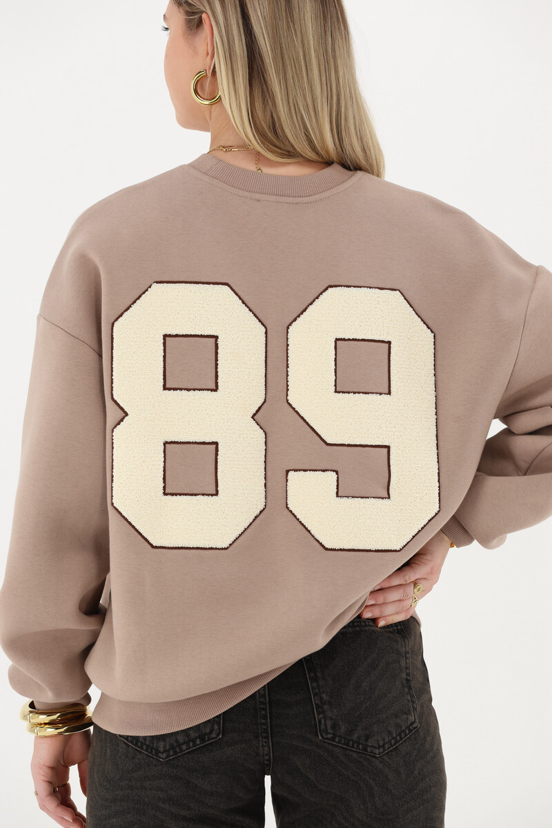 Beige sweatshirt with teddy patch | My Jewellery