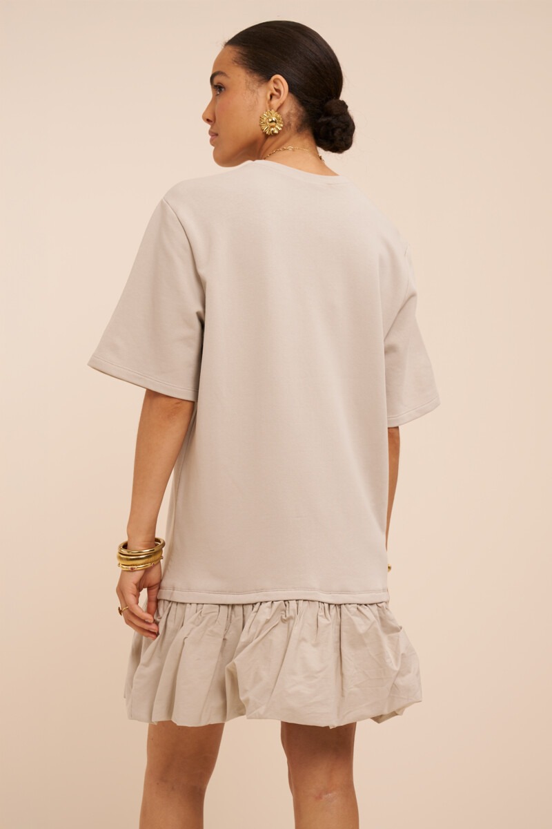 Beige T-shirt dress in balloon look | My Jewellery