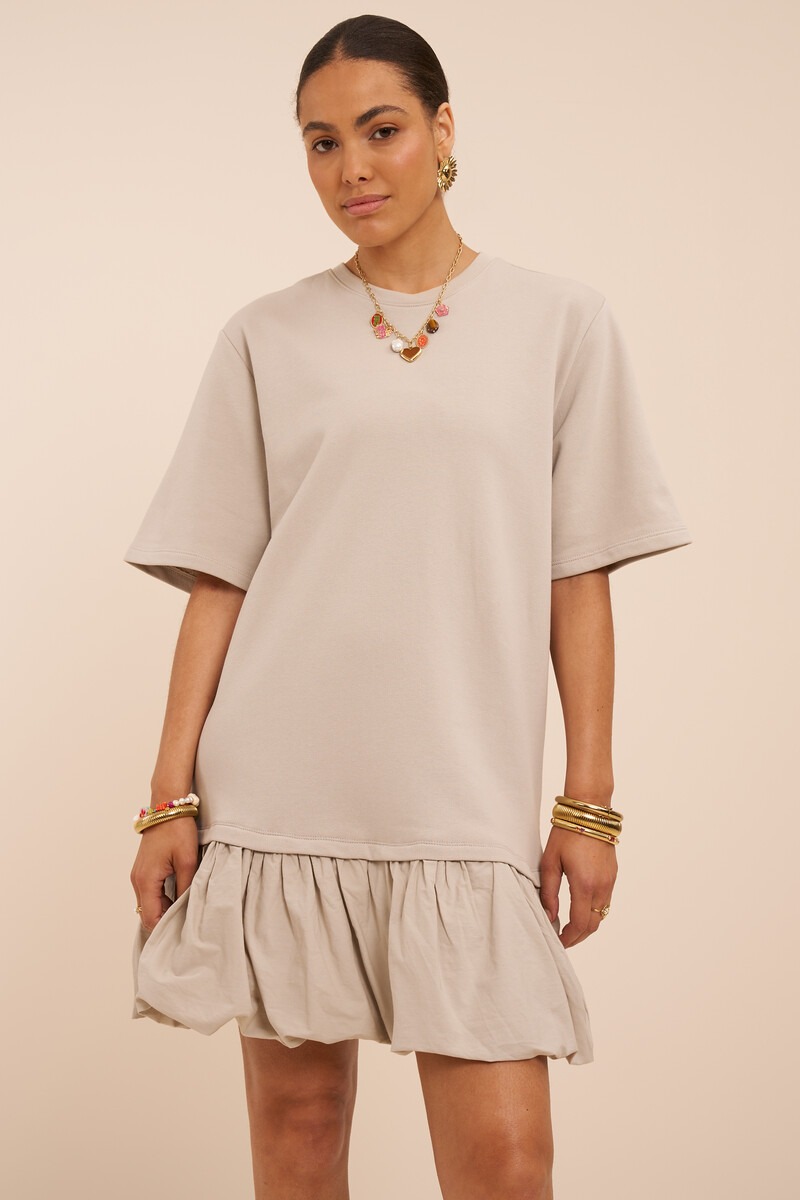 Beige T-shirt dress in balloon look | My Jewellery