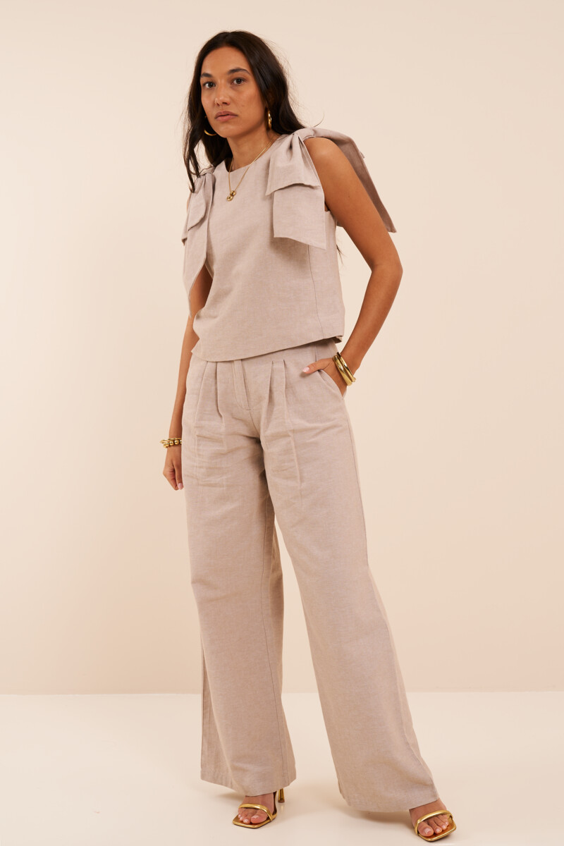 Beige top with bow sleeves | My Jewellery