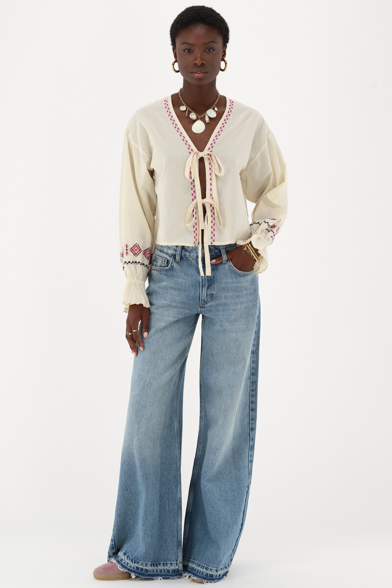 Beige top with bows & embroidery details | My Jewellery