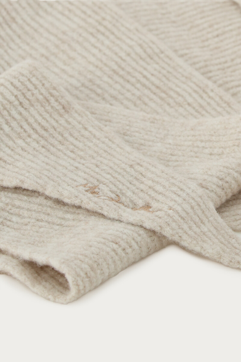 Beige triangle scarf | My Jewellery