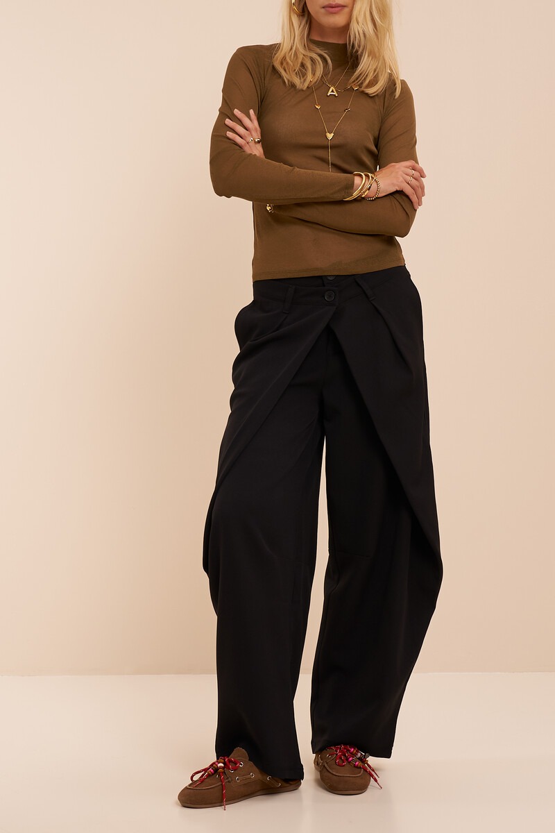Black barrel trousers with double fastening | My Jewellery
