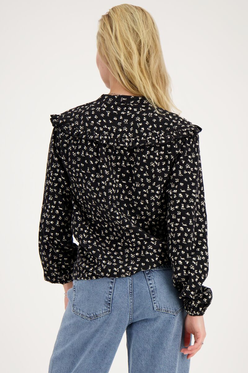 Black blouse with flowers and embroidery | My Jewellery