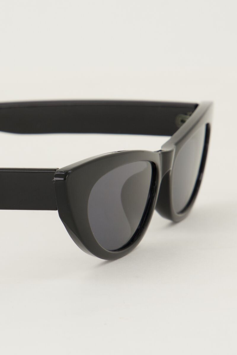 black cat eye sunglasses | My Jewellery