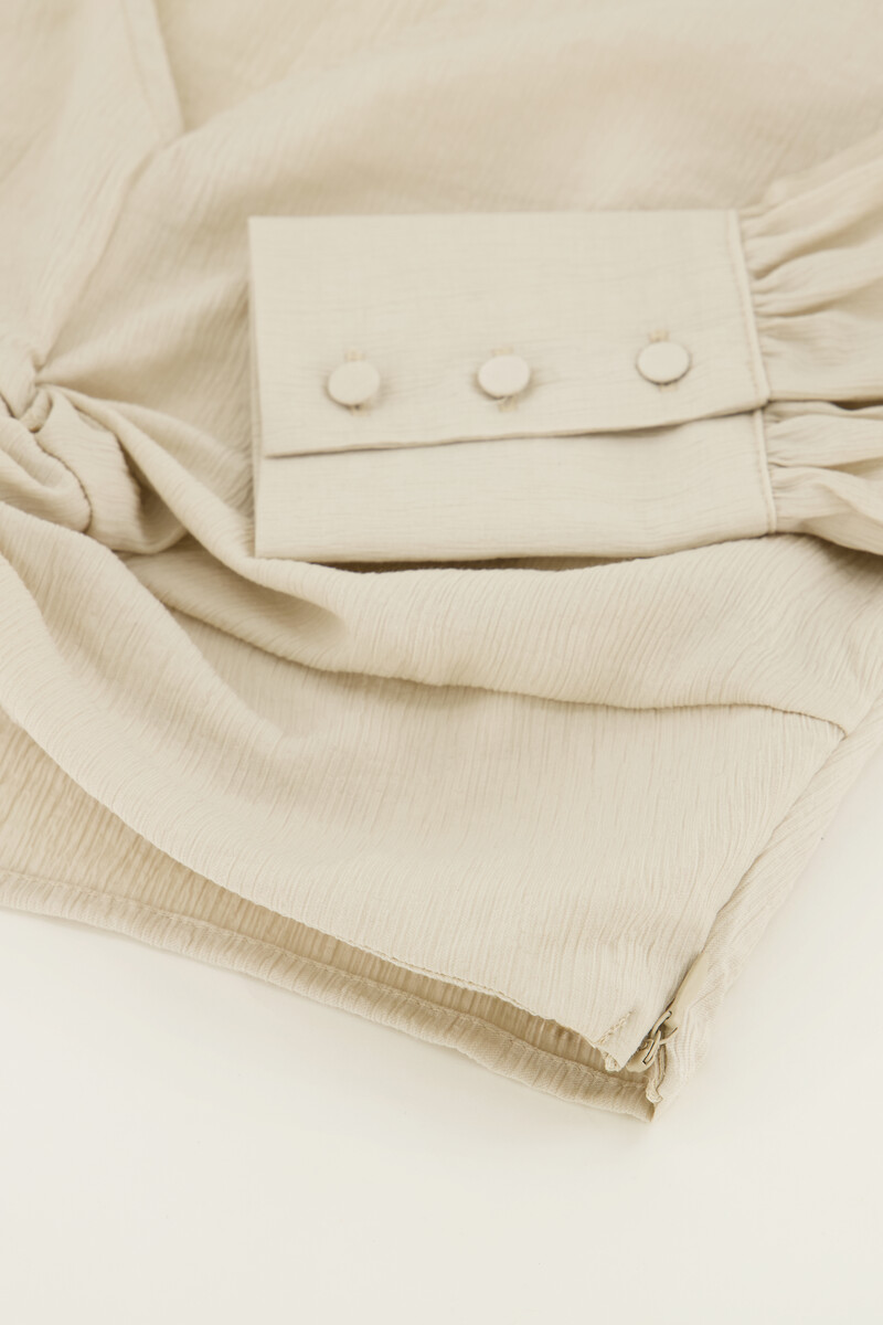 Cream top with knot & structure | My Jewellery