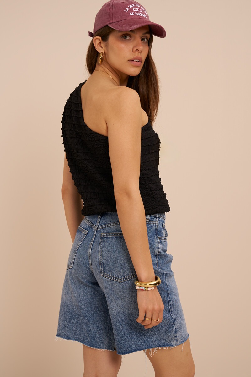 Black one-shoulder top with structure | My Jewellery