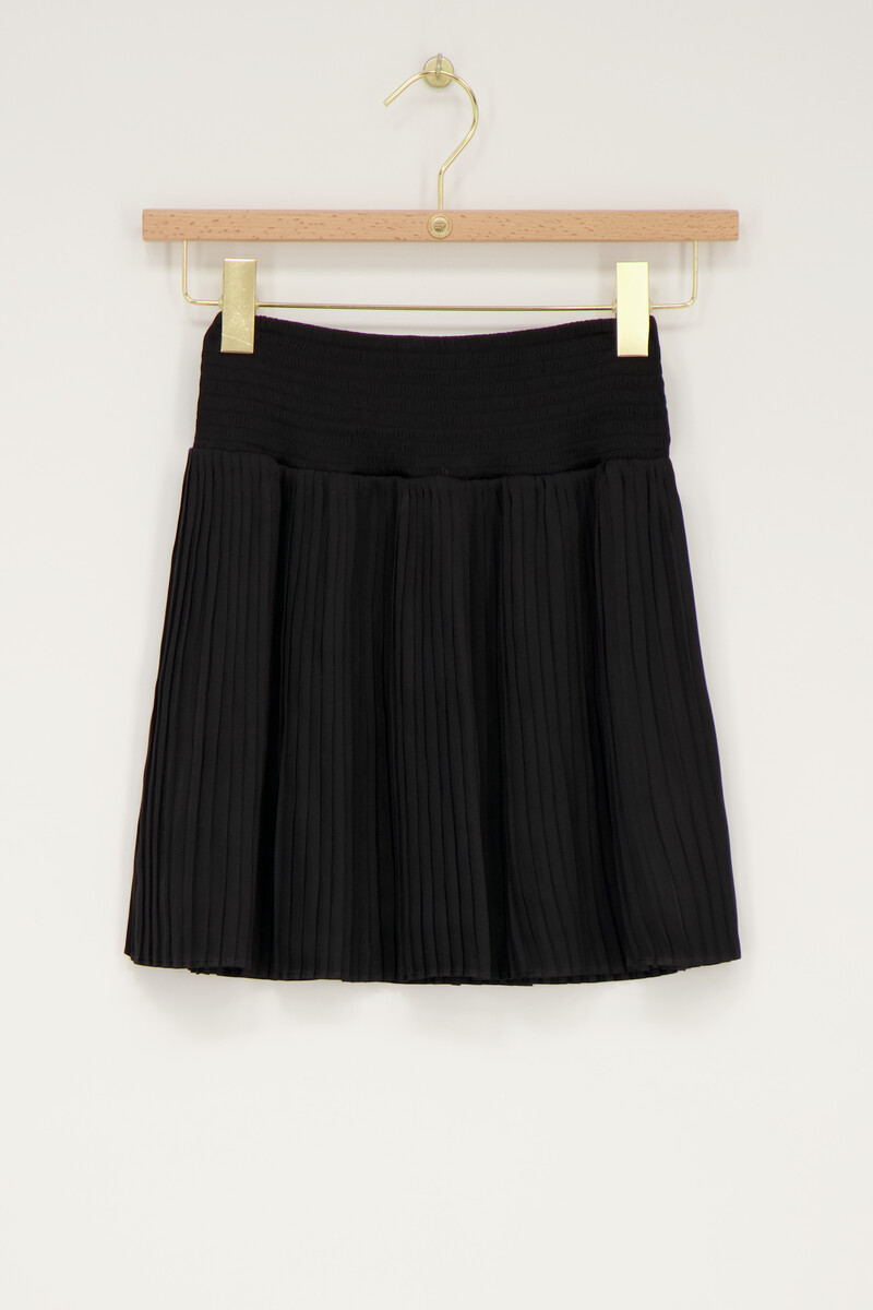Black pleated skirt with elastic band | My Jewellery