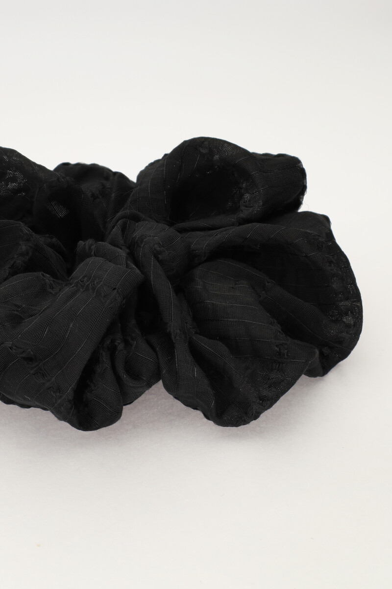 Black scrunchie with texture | My Jewellery