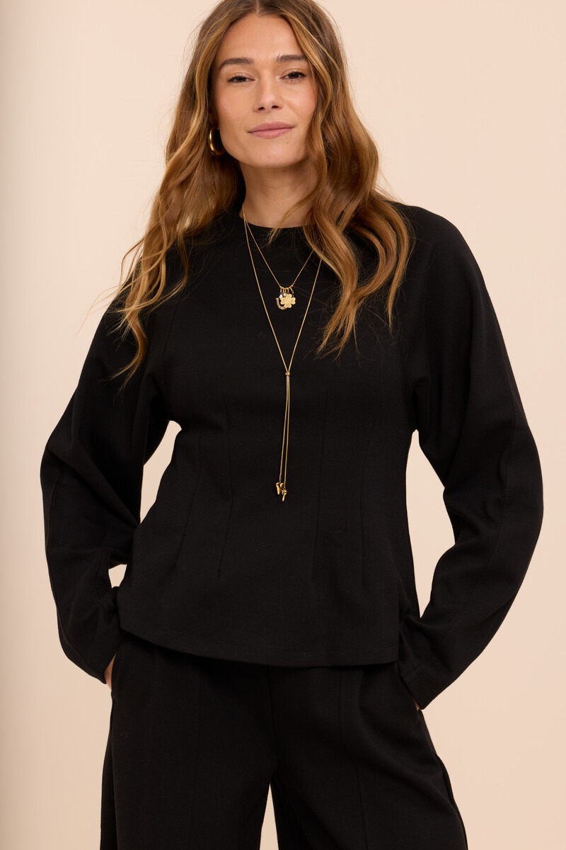 Black sweater with barrel sleeves | My Jewellery