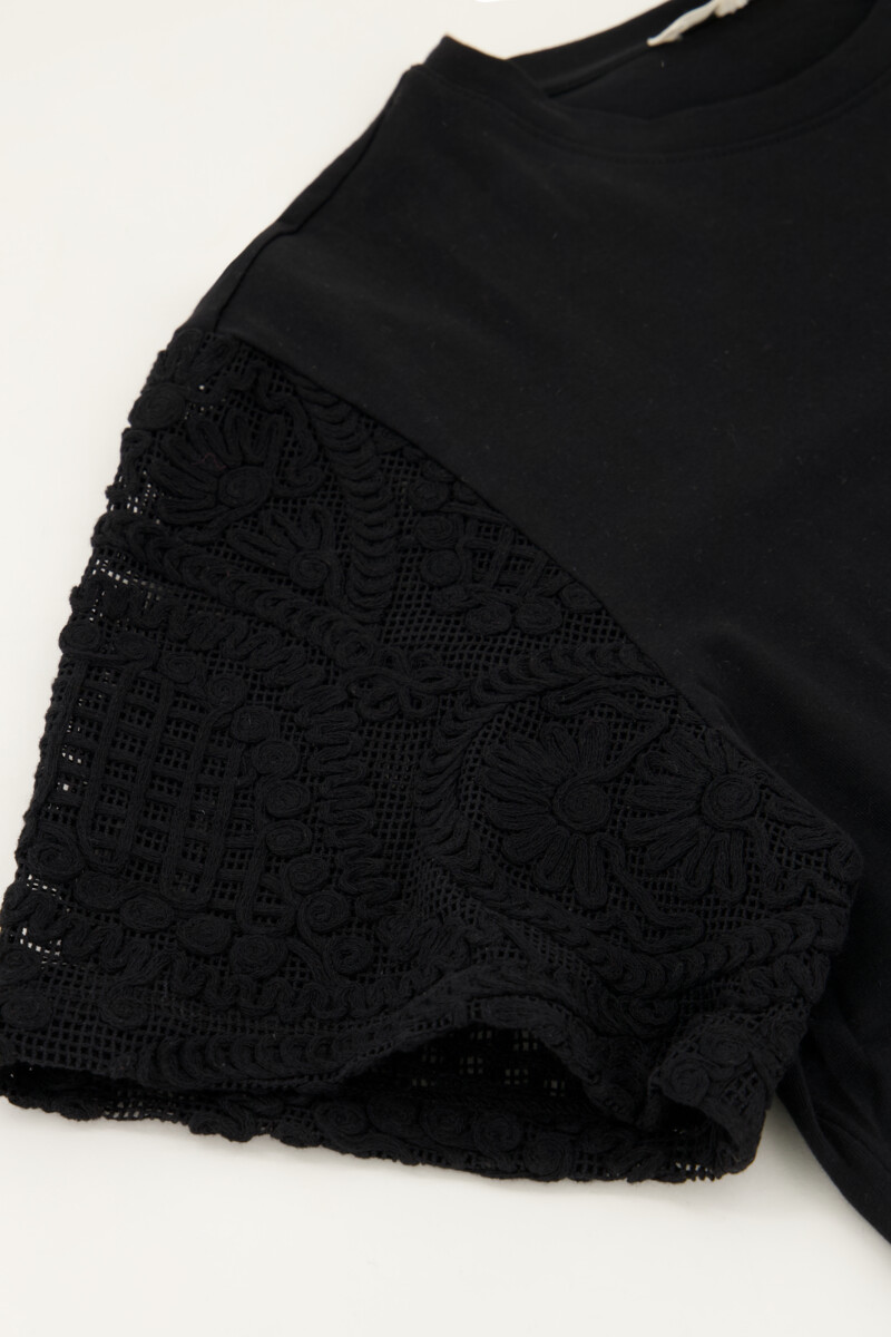 Black T-shirt with embroidery sleeves | My Jewellery