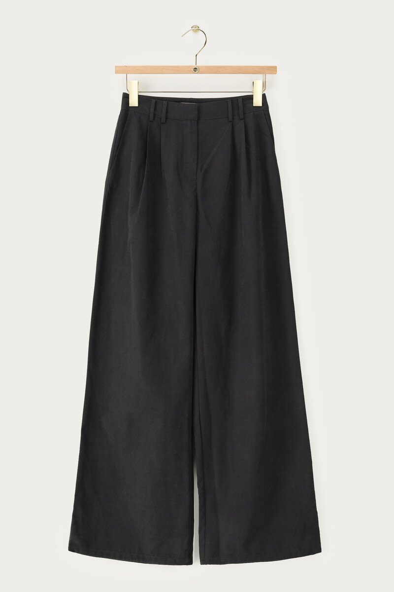 Black trousers with drawstring at the bottom | My Jewellery