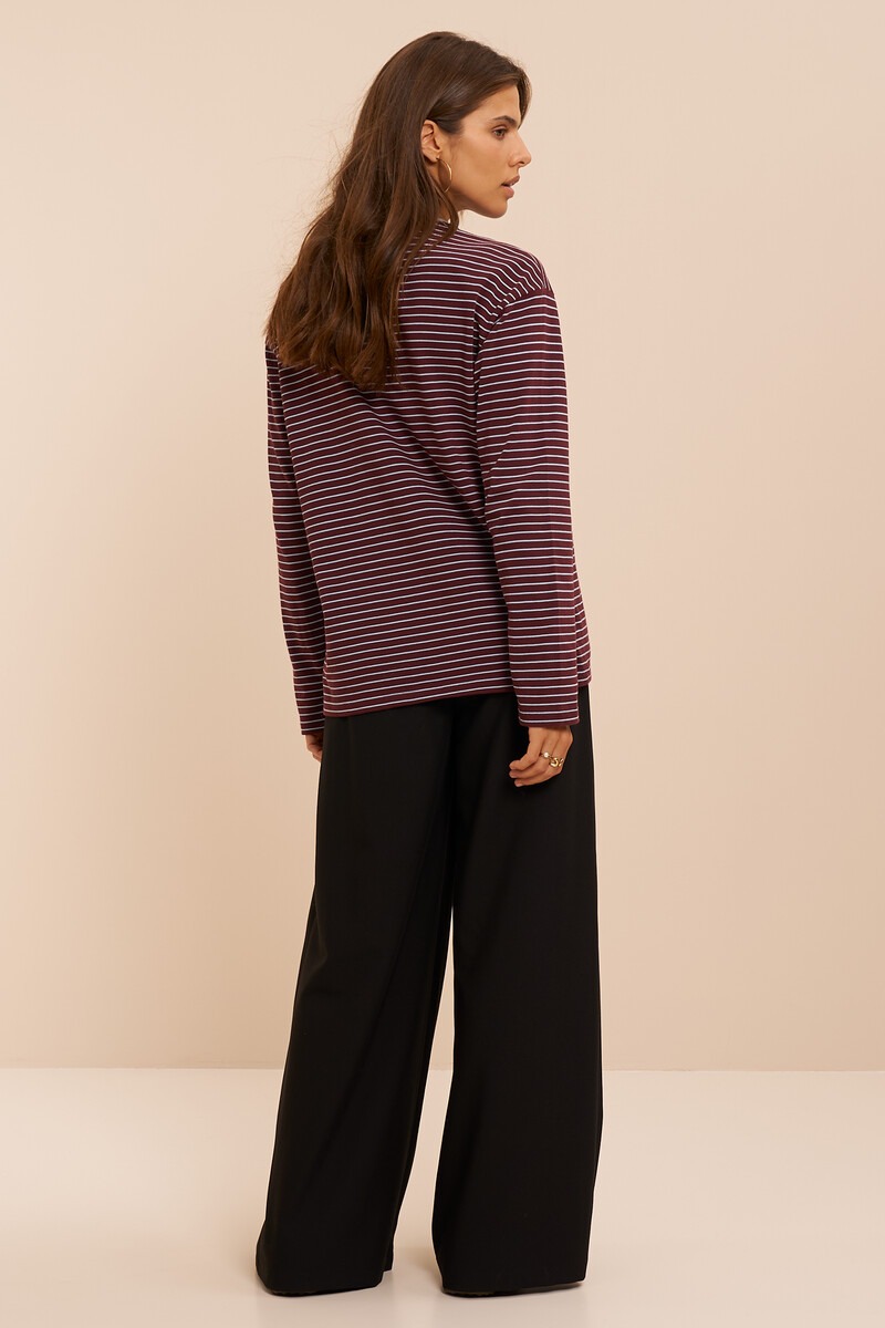 Black wide leg trousers with pleats | My Jewellery