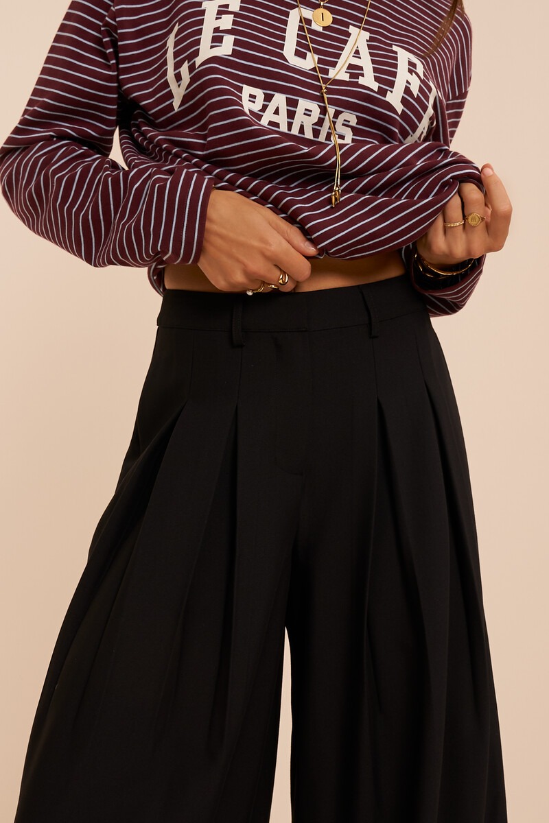 Black wide leg trousers with pleats | My Jewellery