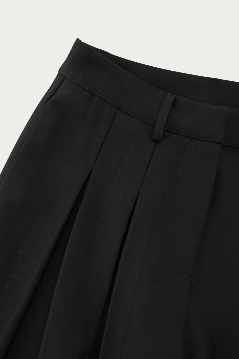 Black wide leg trousers with pleats | My Jewellery