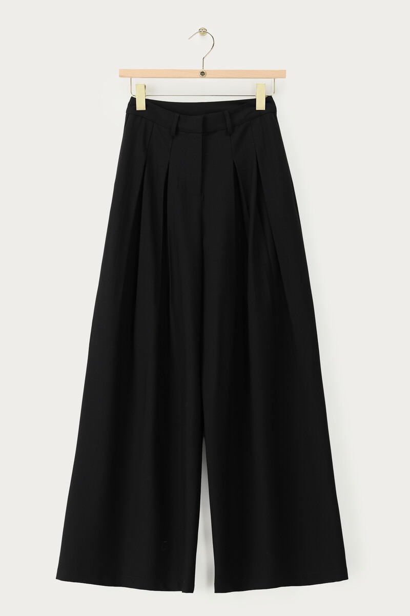 Black wide leg trousers with pleats | My Jewellery
