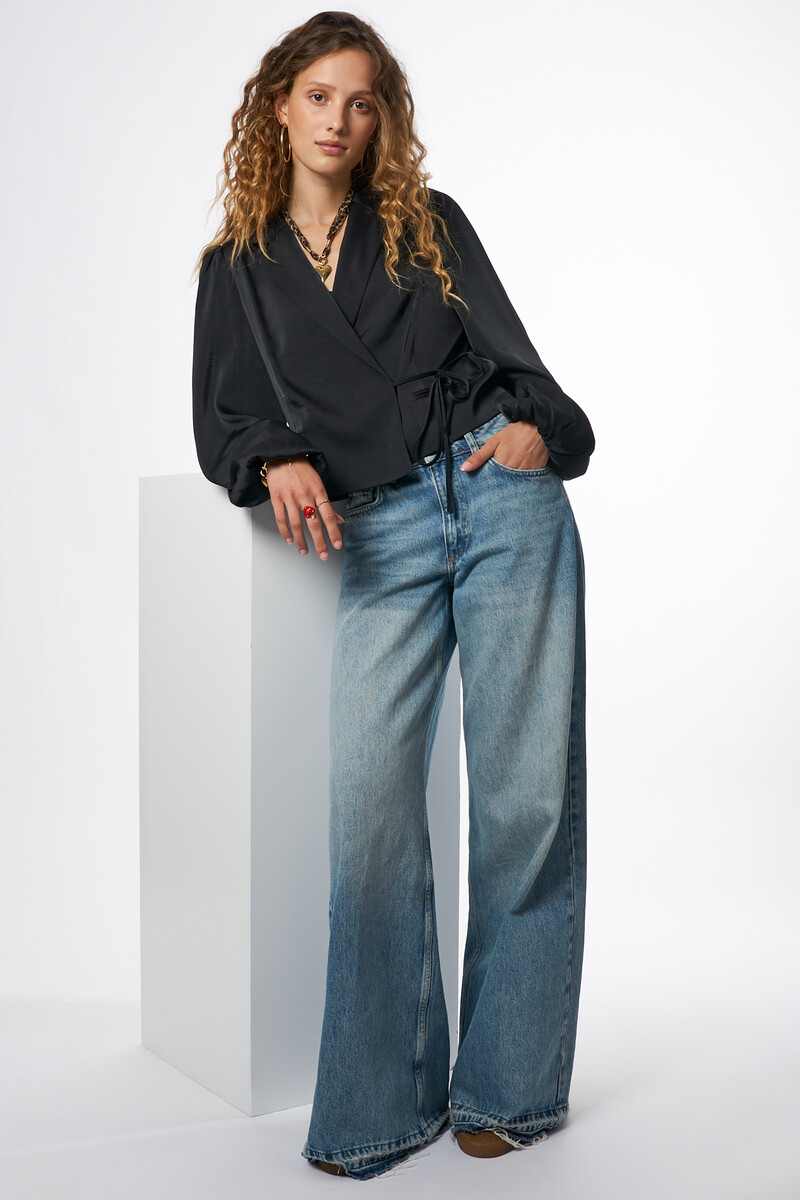 Black wrap top in satin look with long sleeves | My Jewellery