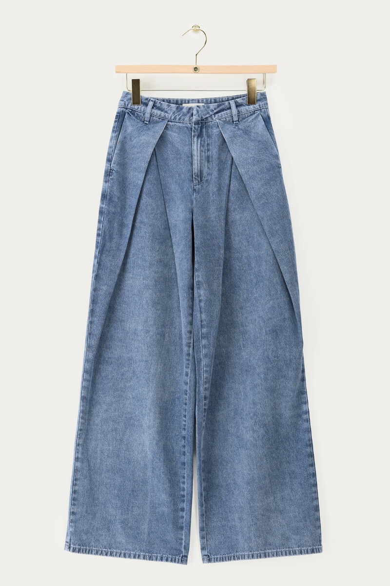 Blue denim trousers with pleats | My Jewellery