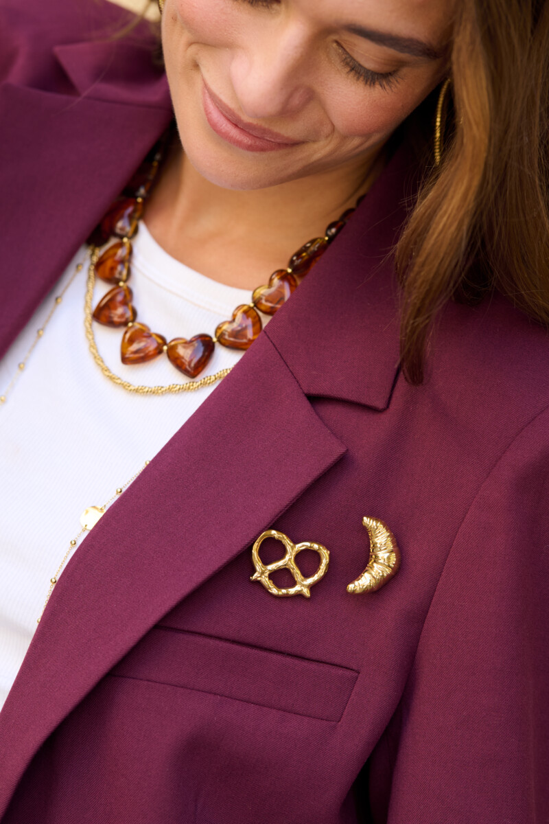 Bold brooch pretzel | My Jewellery