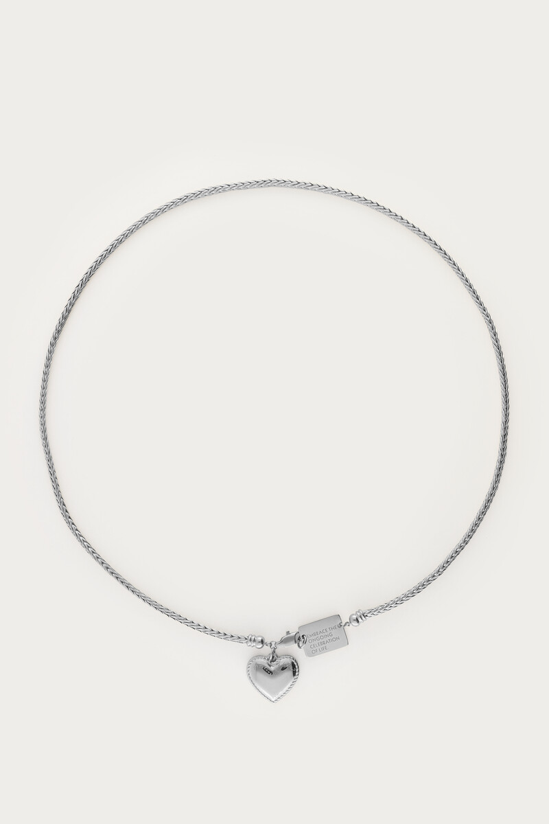 Bold chain necklace with heart-shaped charm | My Jewellery