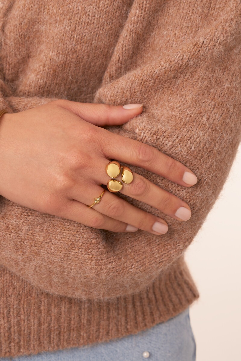 Bold ring met driedubbele wikkel & bolling