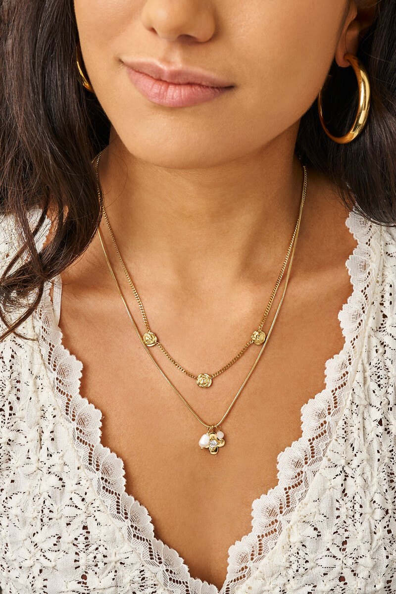 Botanical necklace with three roses | My Jewellery