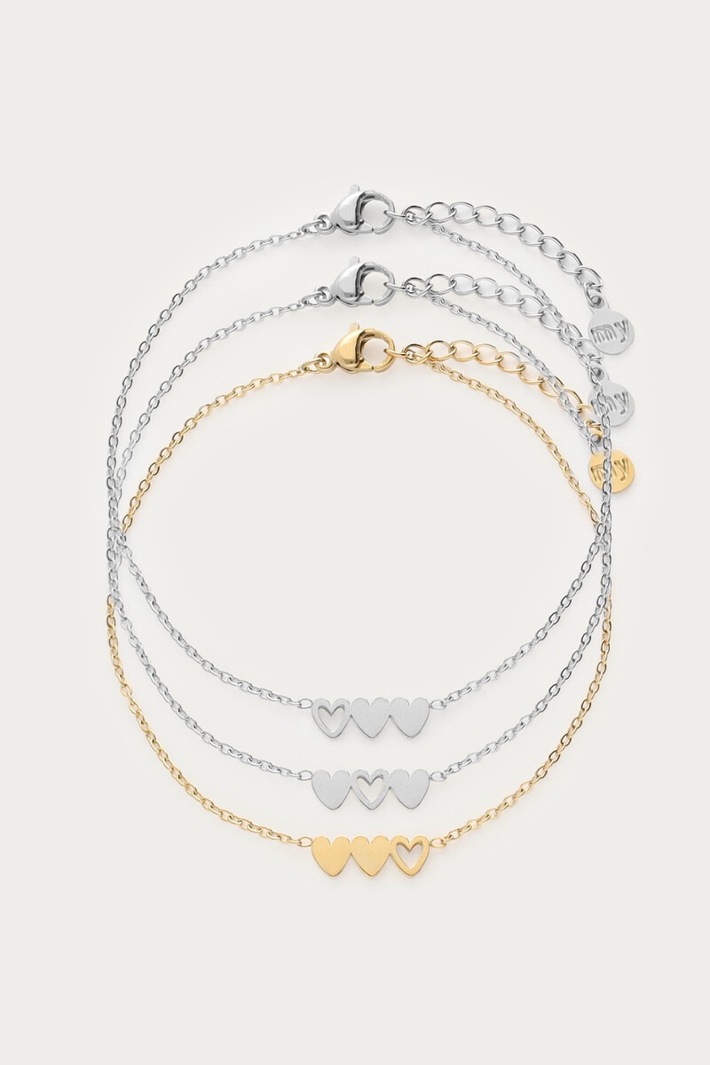 Armbanden set hartjes twee zilver enéén goud