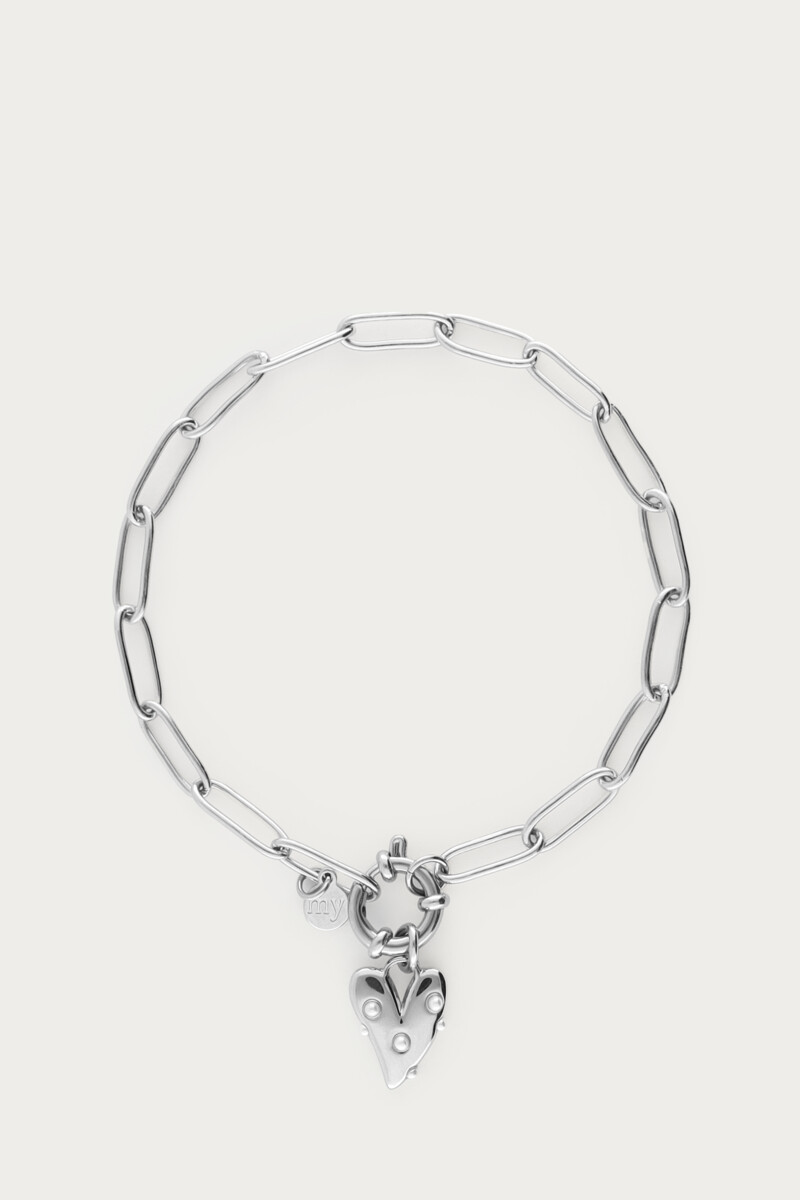 Bracelet with large heart and faux pearls
